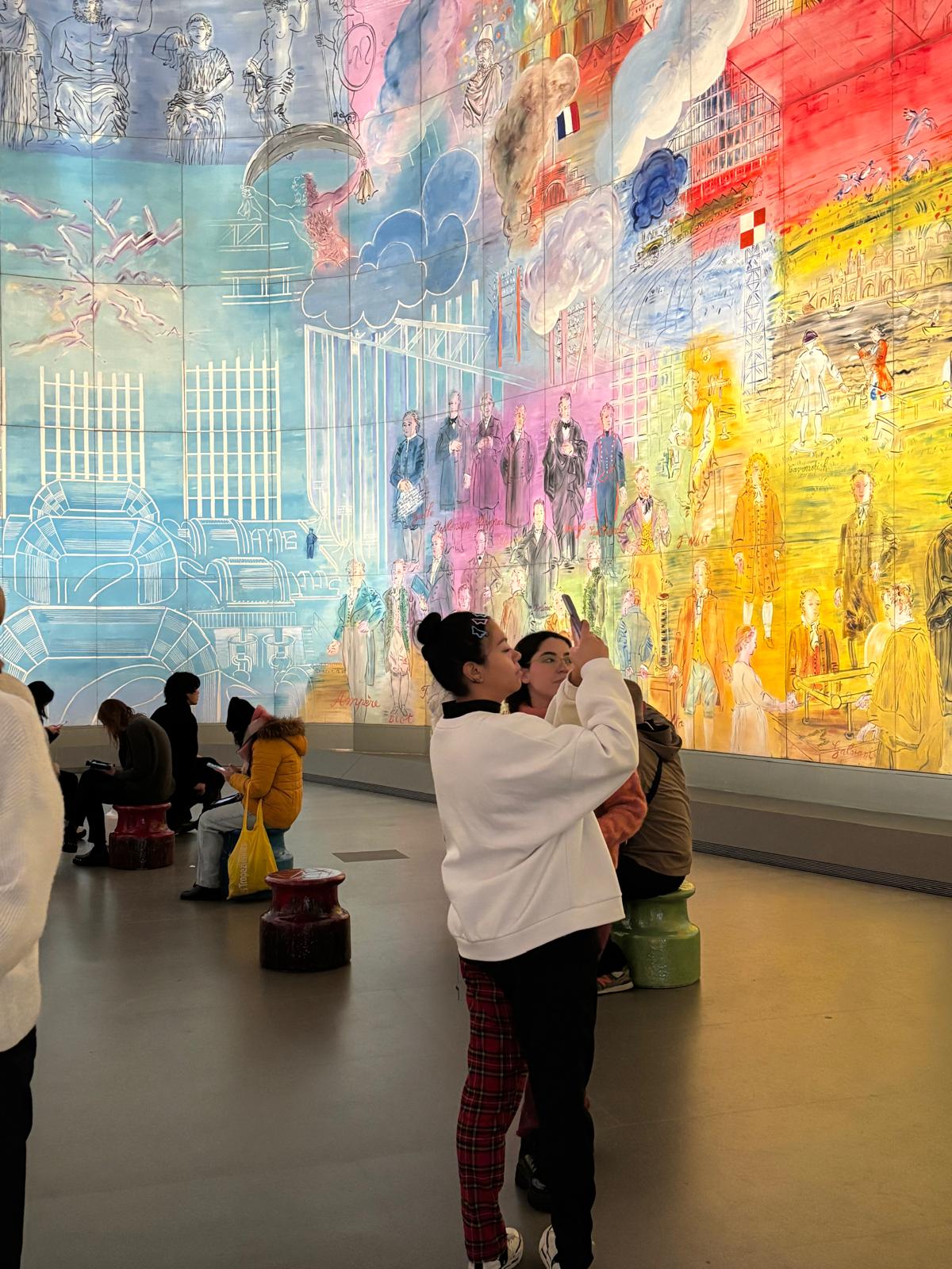 Francés con talleres de arte en París